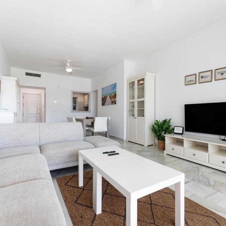 203 Arruzafa Sea View - Three-Bedroom Apartment with Water View - 13