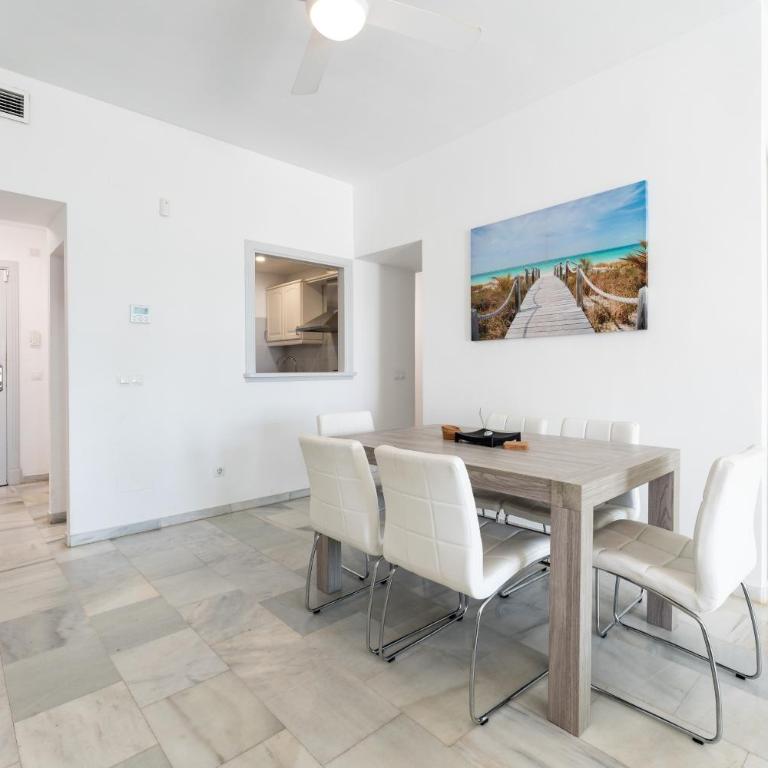 203 Arruzafa Sea View - Three-Bedroom Apartment with Water View - 14