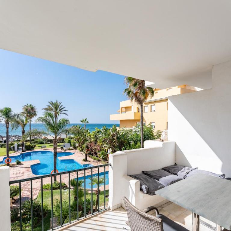 203 Arruzafa Sea View - Three-Bedroom Apartment with Water View - 7
