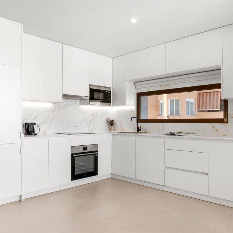 Casa Oliva - Two-Bedroom Apartment with Balcony - 10