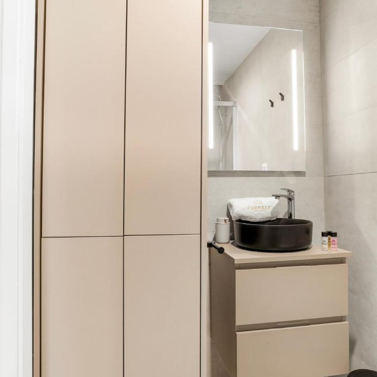 Casa Oliva - Two-Bedroom Apartment with Balcony - 5