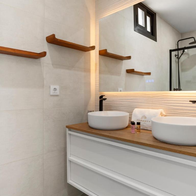Casa Oliva - Two-Bedroom Apartment with Balcony - 7