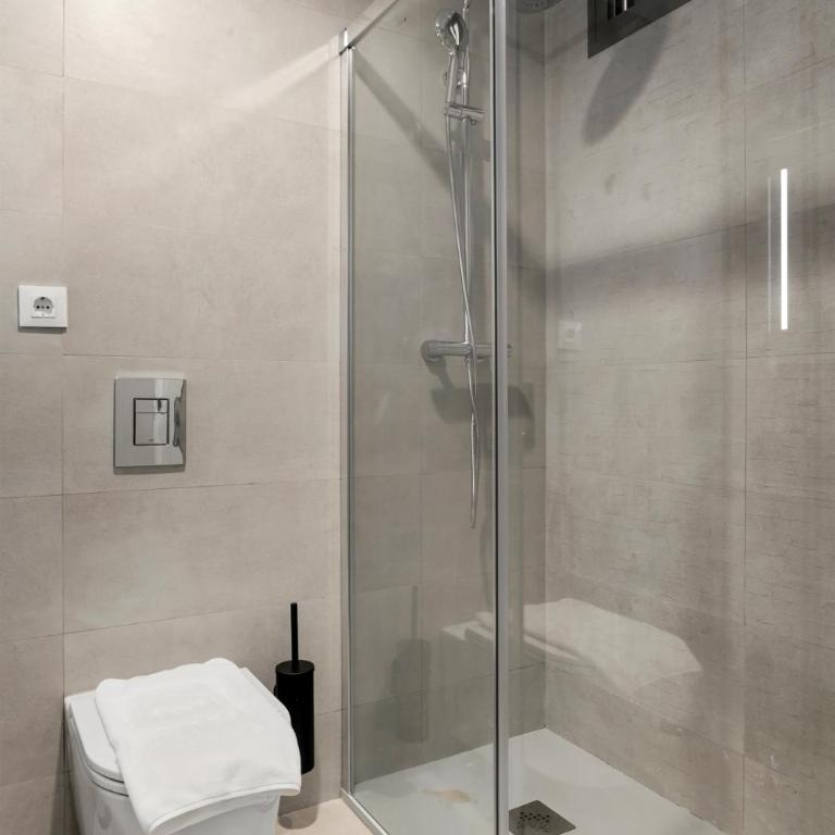 Casa Oliva - Two-Bedroom Apartment with Balcony - 15