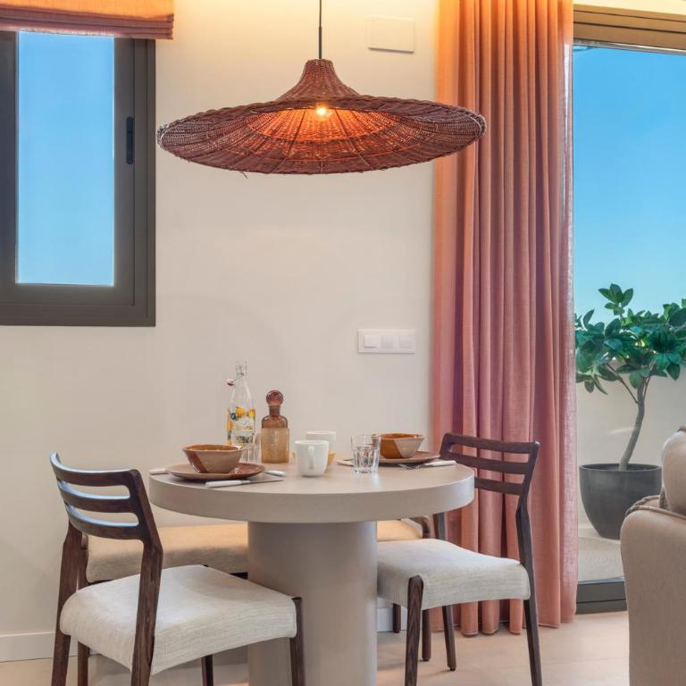 Suite Elegante - One-Bedroom Apartment with Balcony - 9