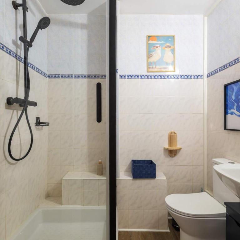 Charmant studio proche de la gare - Apartment - 13