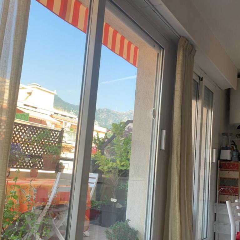 Relax Au Soleil - Studio avec grande terrasse - Proche de la plage 100 m et du centre ville - Studio avec Terrasse - 25