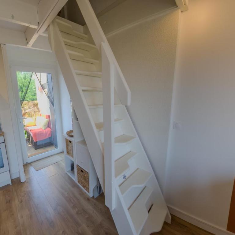 Charming studio with terrace near the beaches - Apartment - 17