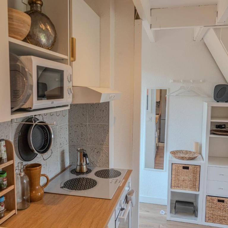 Charming studio with terrace near the beaches - Apartment - 19
