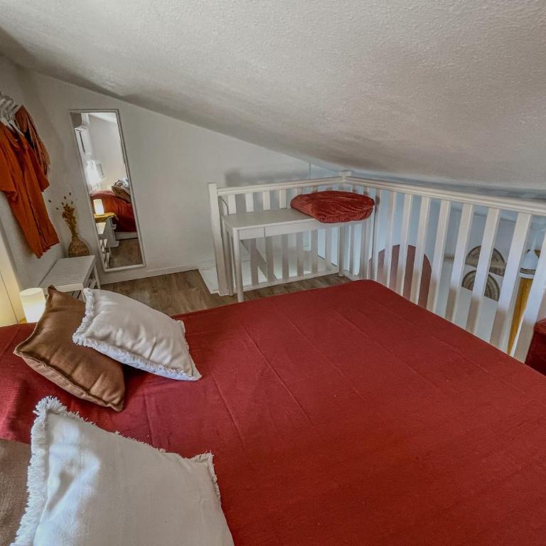 Charming studio with terrace near the beaches - Apartment - 22