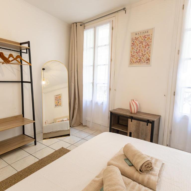 Polichinelle Hyper Centre - Wifi - Balcon & Parking Proche - Appartement 1 Chambre - 10