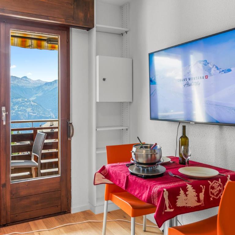 Escapade romantique avec vue, balcon et parking - Studio - Vue sur Montagne - 18