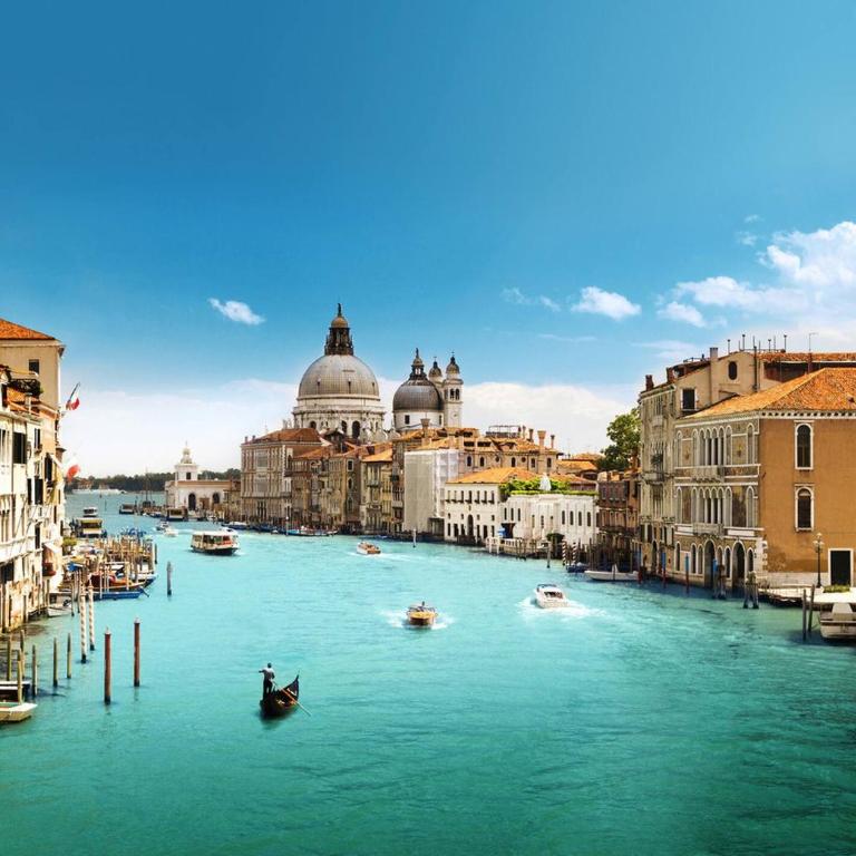 Campiello Chiesa, Venezia by Short Holidays - Apartment - 1