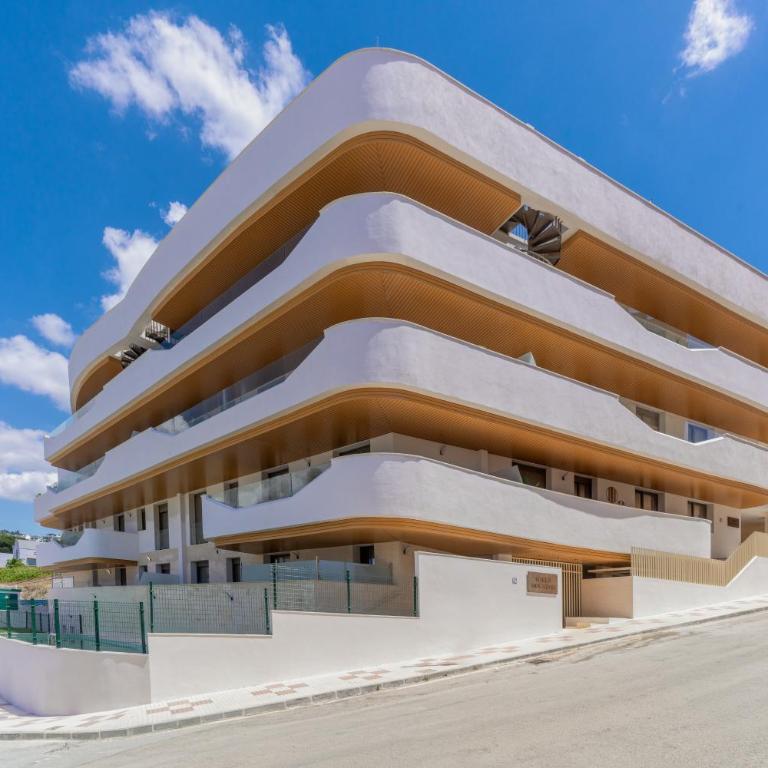 Estepona Skyline Penthouse - Three-Bedroom Apartment with Private Pool - 19