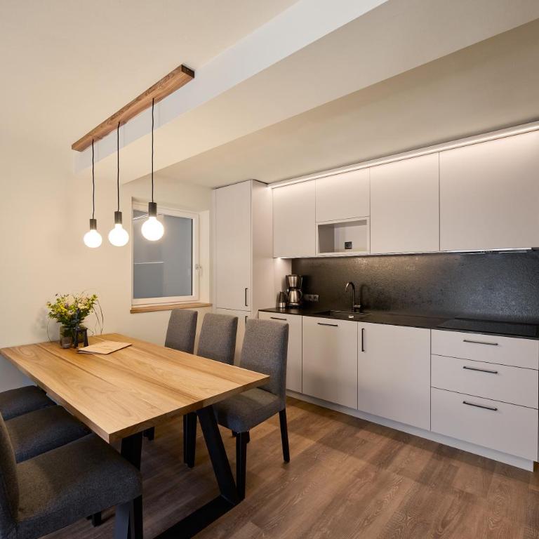Sirena Carezza Apartments - Two-Bedroom Apartment with Mountain View - 24