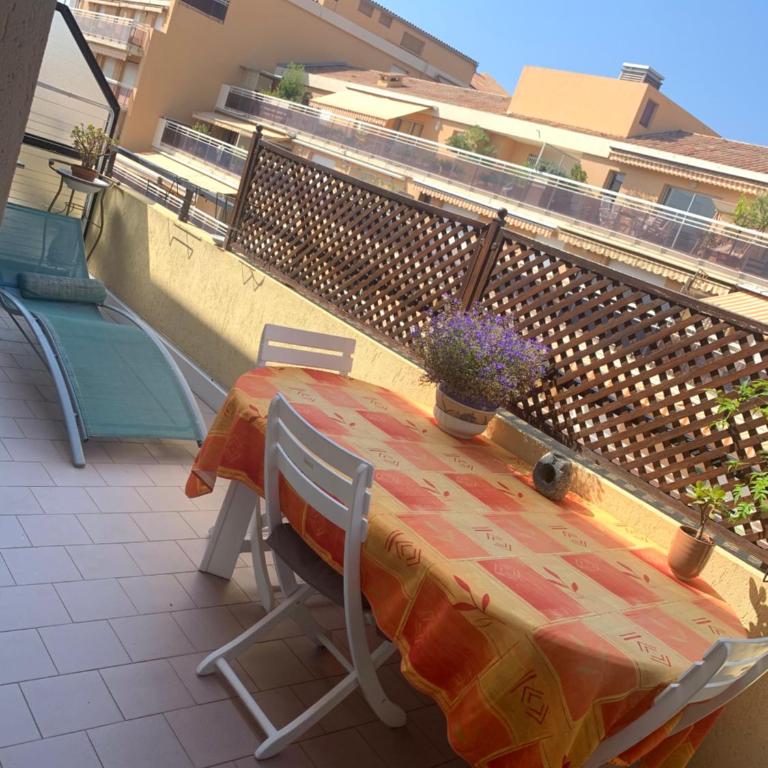 Relax Au Soleil - Studio avec grande terrasse - Proche de la plage 100 m et du centre ville - Studio avec Terrasse - 14