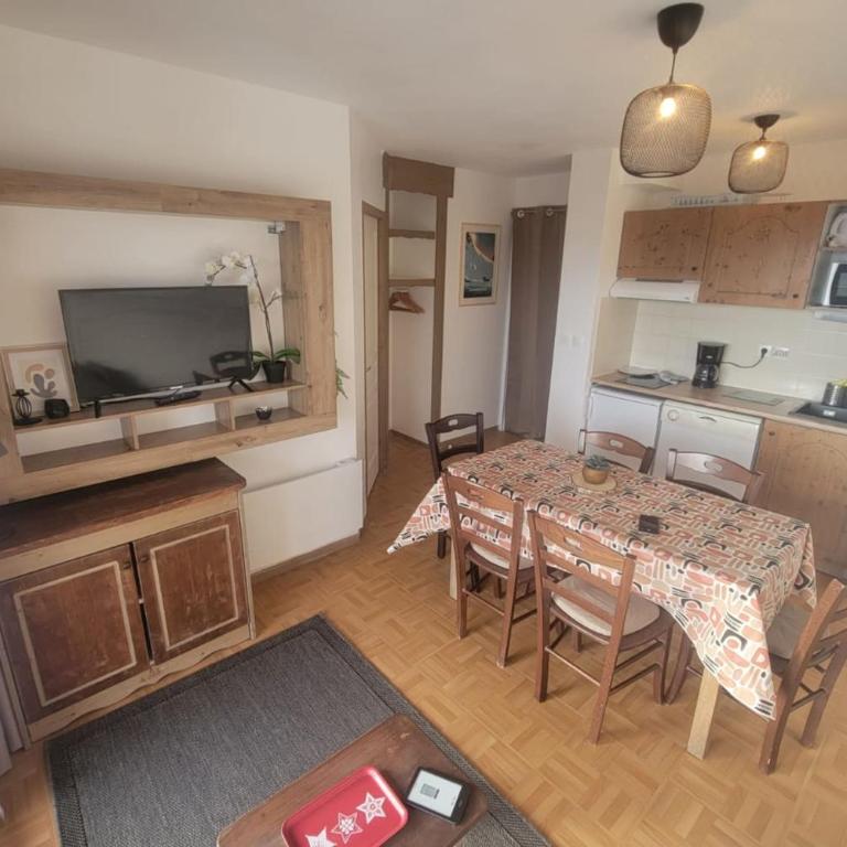 Vue spectaculaire, Appartement T3 pied des pistes, terrasse, parking, 6 pers - Appartement - 11