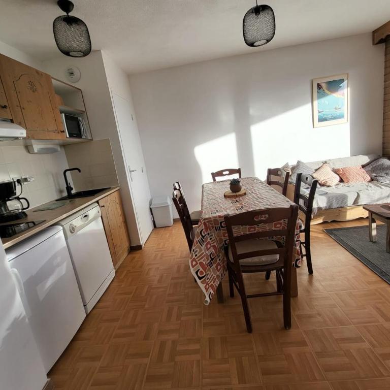 Vue spectaculaire, Appartement T3 pied des pistes, terrasse, parking, 6 pers - Appartement - 24