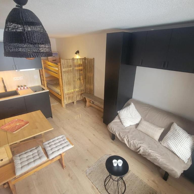 Cosy studio vue montagne, 4 pers, pkg - Appartement - 10