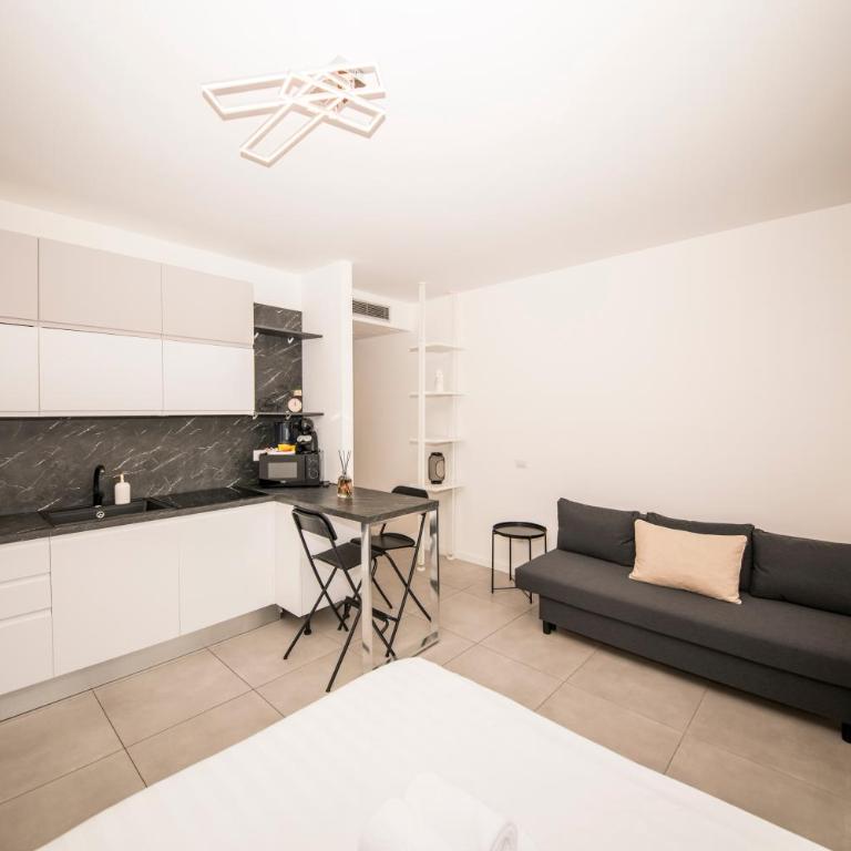 Ponti Cozy Apartment - Private Parking available, Near Navigli, Romolo Metro and Duomo - Appartamento Superior - 1