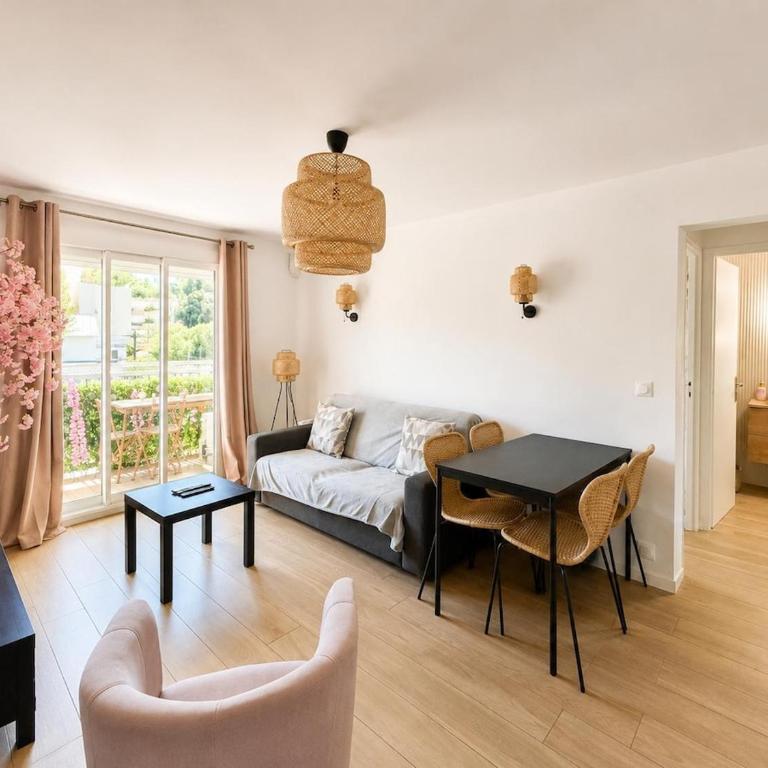 Appartement une chambre rénové avec balcon et parking - Appartement 2 Chambres - 13