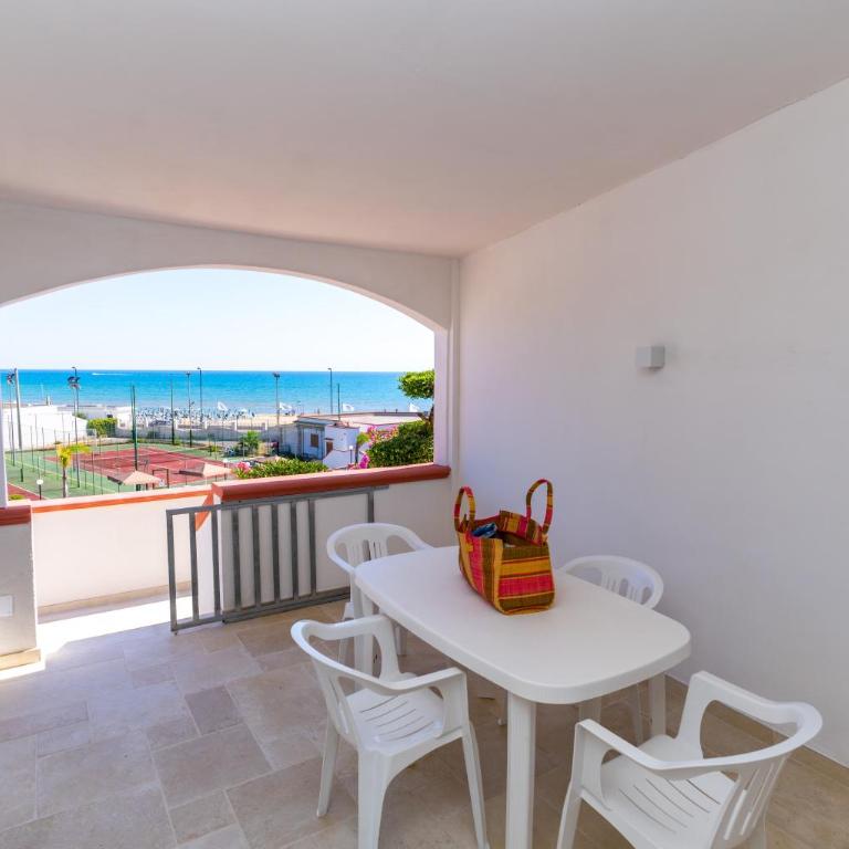 Village La Canzone del Mare - Camera Familiare con Vista Mare - 1