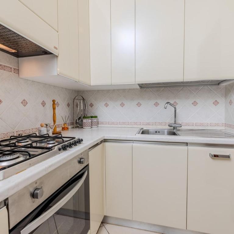 Historic Residence - Open Space in the Center - Appartamento con 2 Camere da Letto - 4