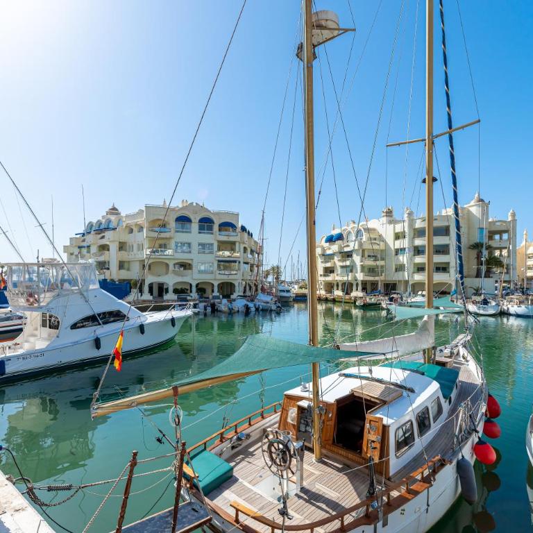 Apartment in Puerto Marina 1 min to the beach - Two-Bedroom Apartment - 28