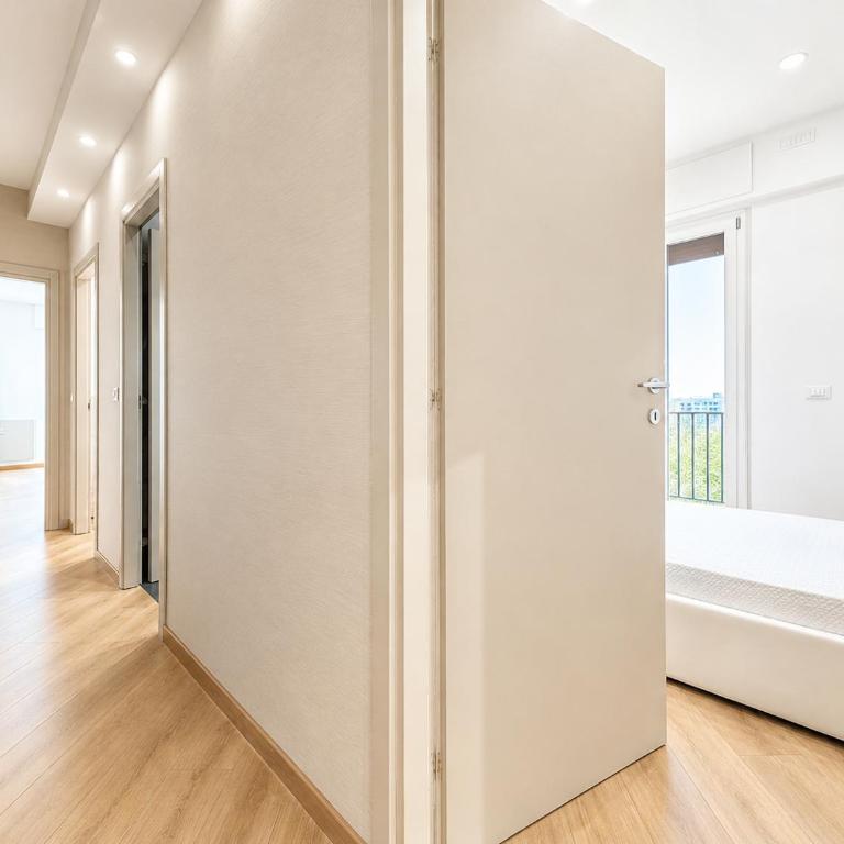 Sea View & Private Garage , 3 Bedrooms - Apartment - 12