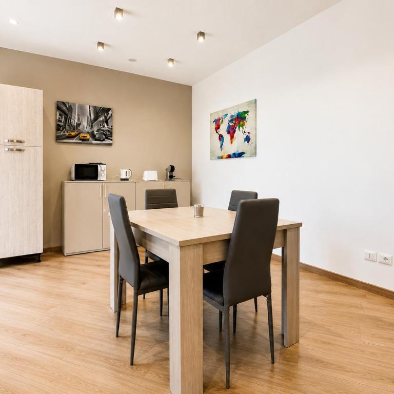 Sea View & Private Garage , 3 Bedrooms - Apartment - 7