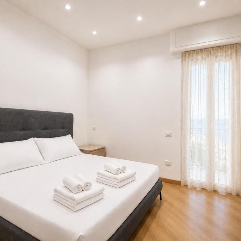Sea View & Private Garage , 3 Bedrooms - Apartment - 15