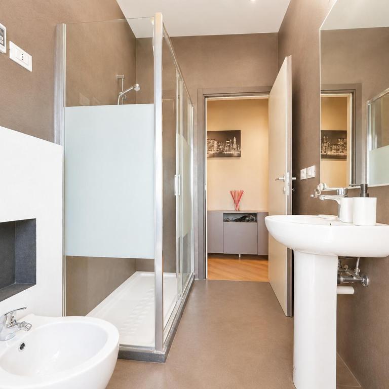 Sea View & Private Garage , 3 Bedrooms - Apartment - 14
