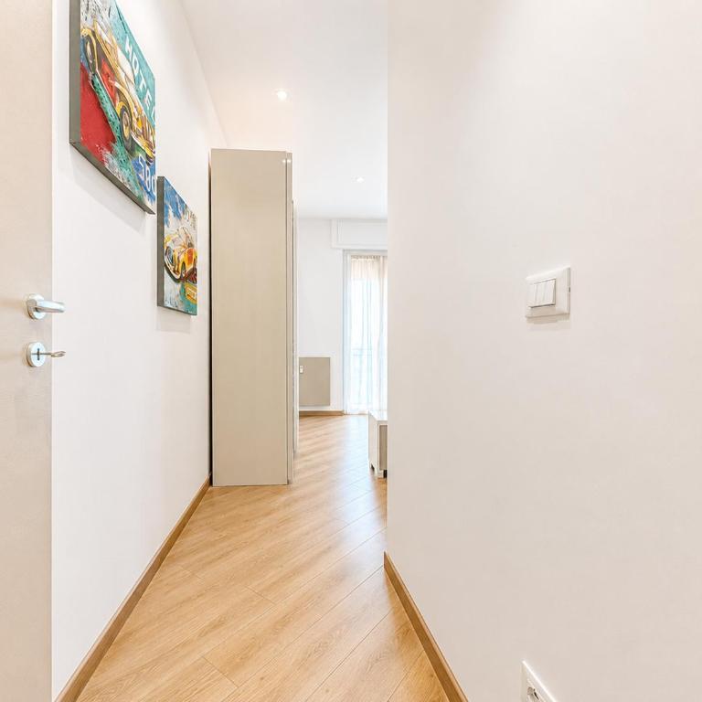 Sea View & Private Garage , 3 Bedrooms - Apartment - 16