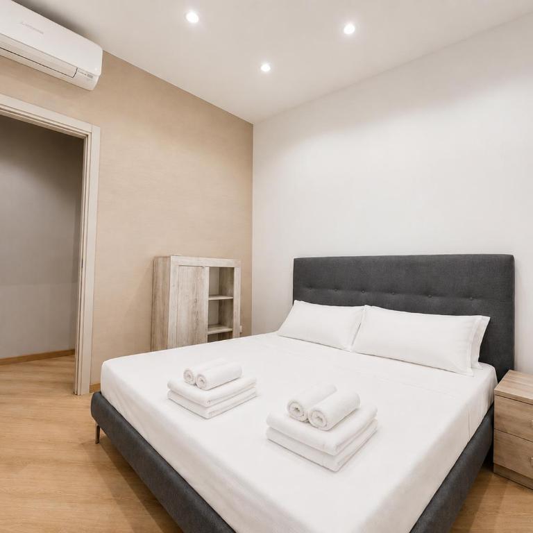 Sea View & Private Garage , 3 Bedrooms - Apartment - 4