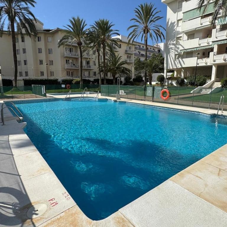 Family Holidays - La Carihuela, Piscina y Parking - Appartamento con 3 Camere da Letto - 1