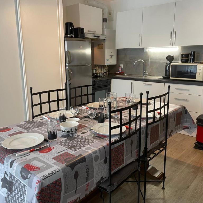 Apt PMR 2 chambres avec parking, proche tram - Two-Bedroom Apartment - 3