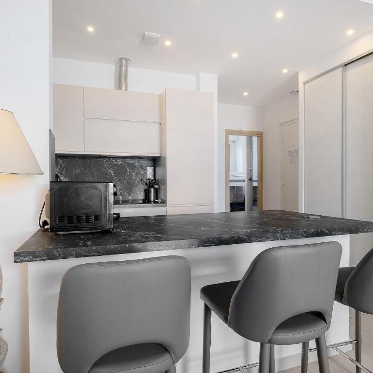 Promenade des Anglais - Appartement 2 Chambres Deluxe - Vue sur Océan - 6