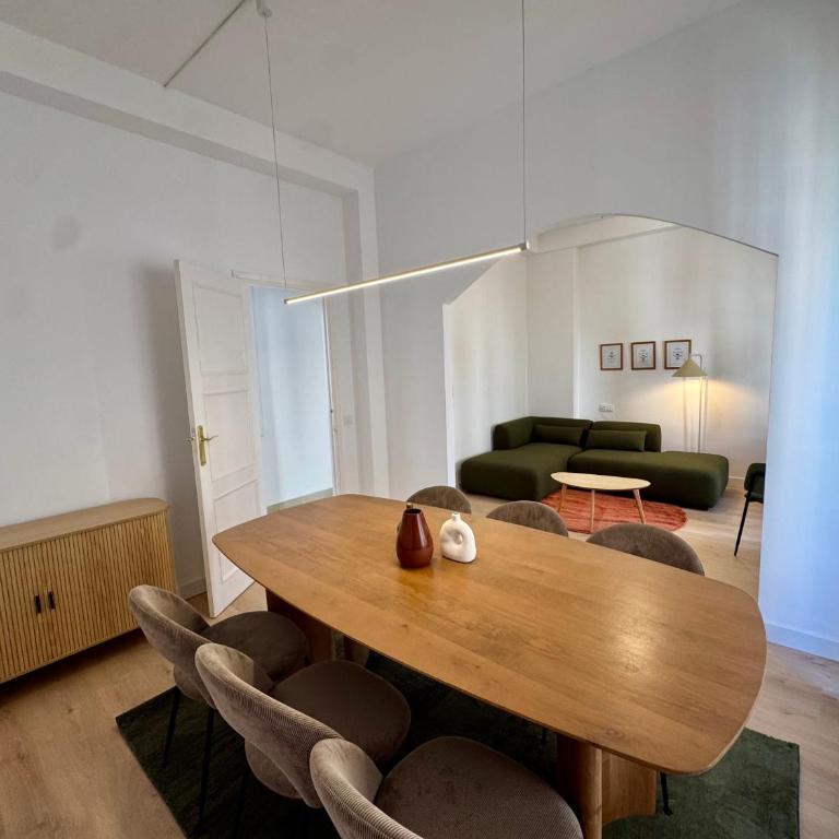 Premium Apartment with Cathedral views in Old Town - Premium Apartment mit 3 Schlafzimmern und Balkon - 3