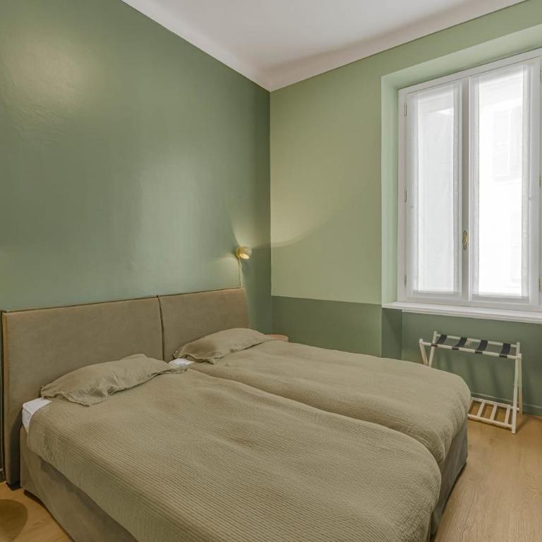 REF 2084 - Cannes Centre Appartement avec balcon à louer - Appartement - 5