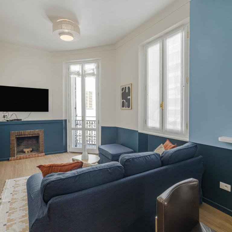 REF 2085 - Cannes Centre Appartement 3 pièces avec balcon à louer - Appartement - 3
