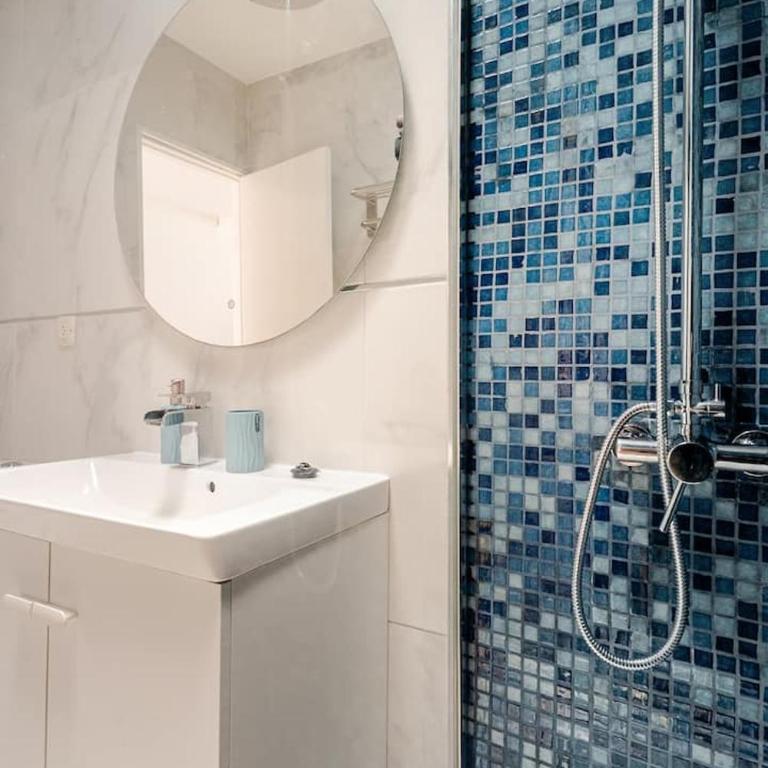 Canarian blue Suite tropical garden view & Pool - Apartamento de 1 dormitorio - 7