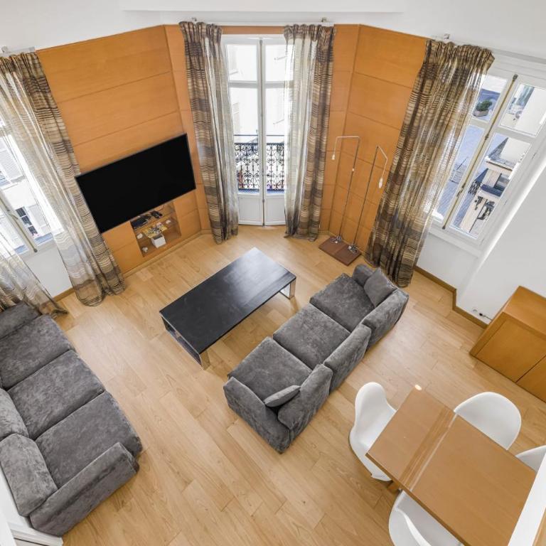 REF 2086 - Cannes Centre Spacieux avec balcon à louer - Appartement - 17