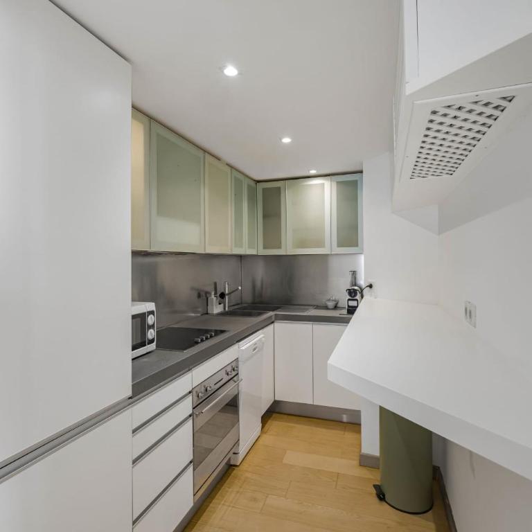 REF 2086 - Cannes Centre Spacieux avec balcon à louer - Appartement - 4