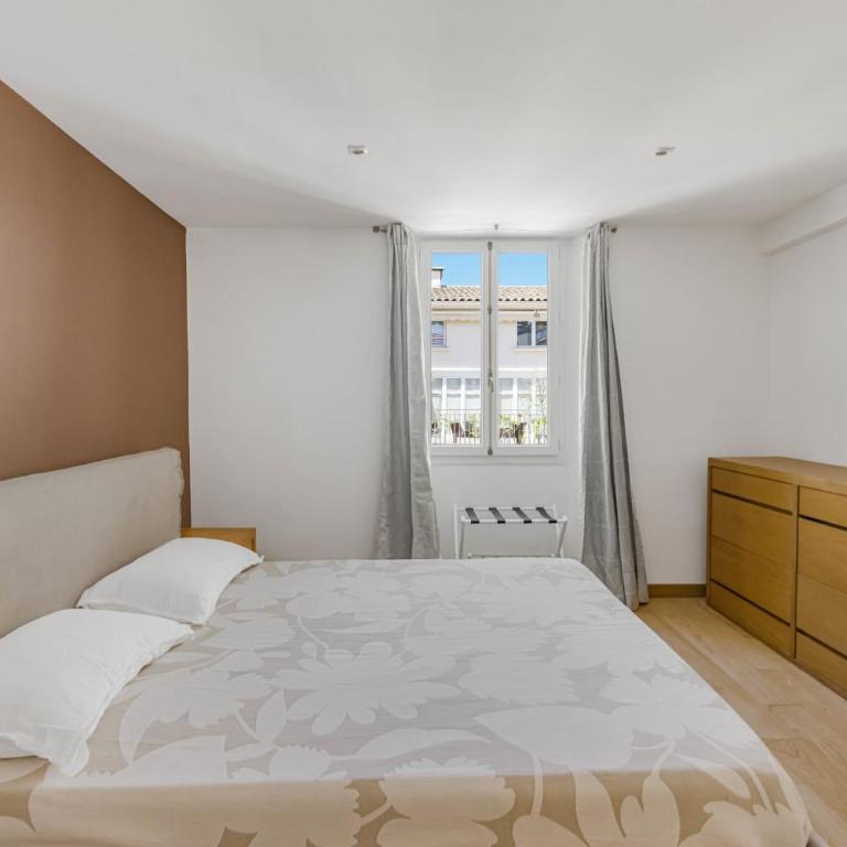 REF 2086 - Cannes Centre Spacieux avec balcon à louer - Appartement - 14