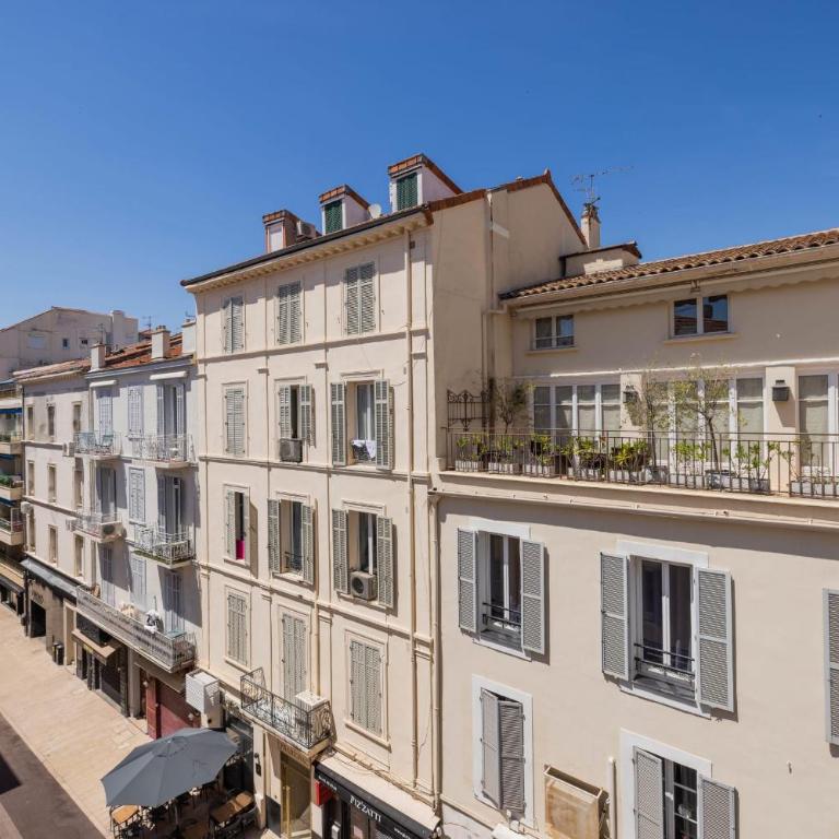 REF 2086 - Cannes Centre Spacieux avec balcon à louer - Appartement - 15