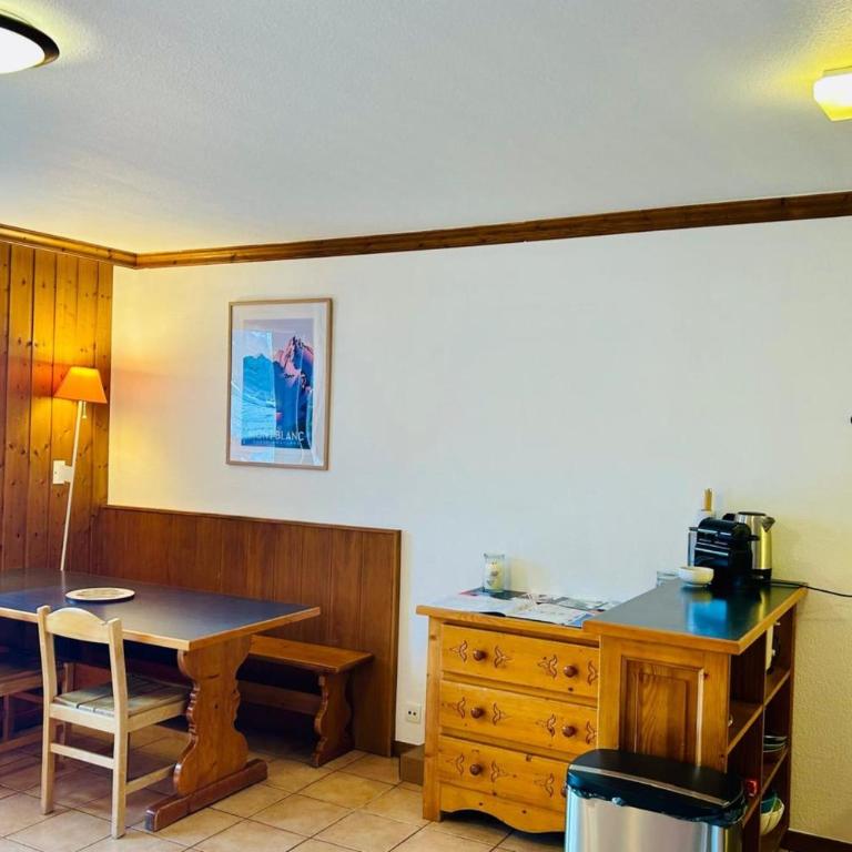 Nice flat with balcony view Mont Blanc Parking - Apartment - 6