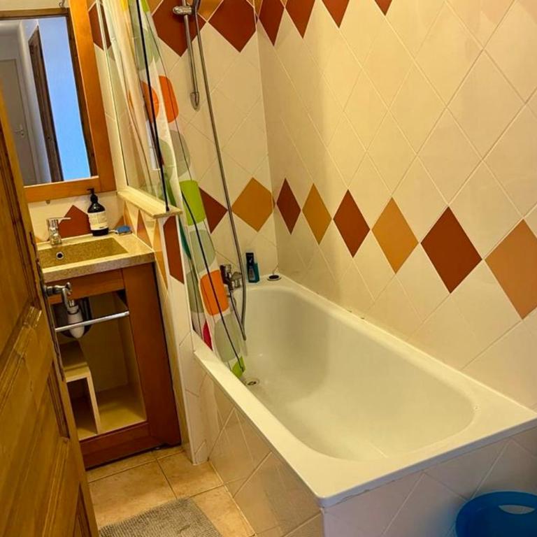 Nice flat with balcony view Mont Blanc Parking - Apartment - 15