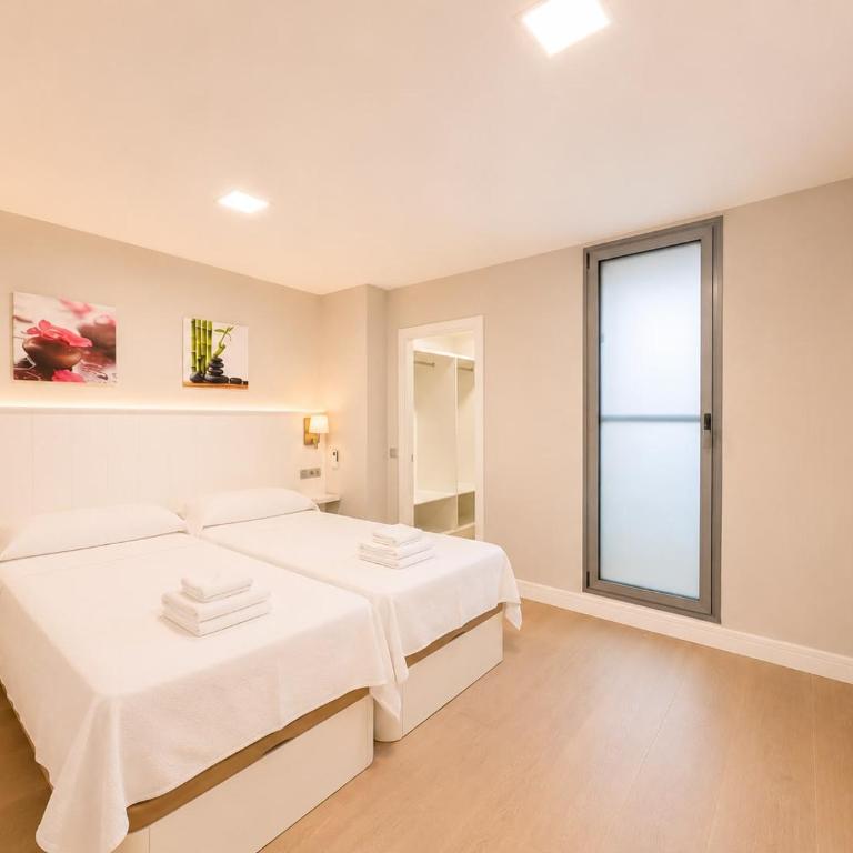 LC Luxury Apartment Terrace & Private Parking - Apartment mit 2 Schlafzimmern, einem Balkon und Meerblick - 15