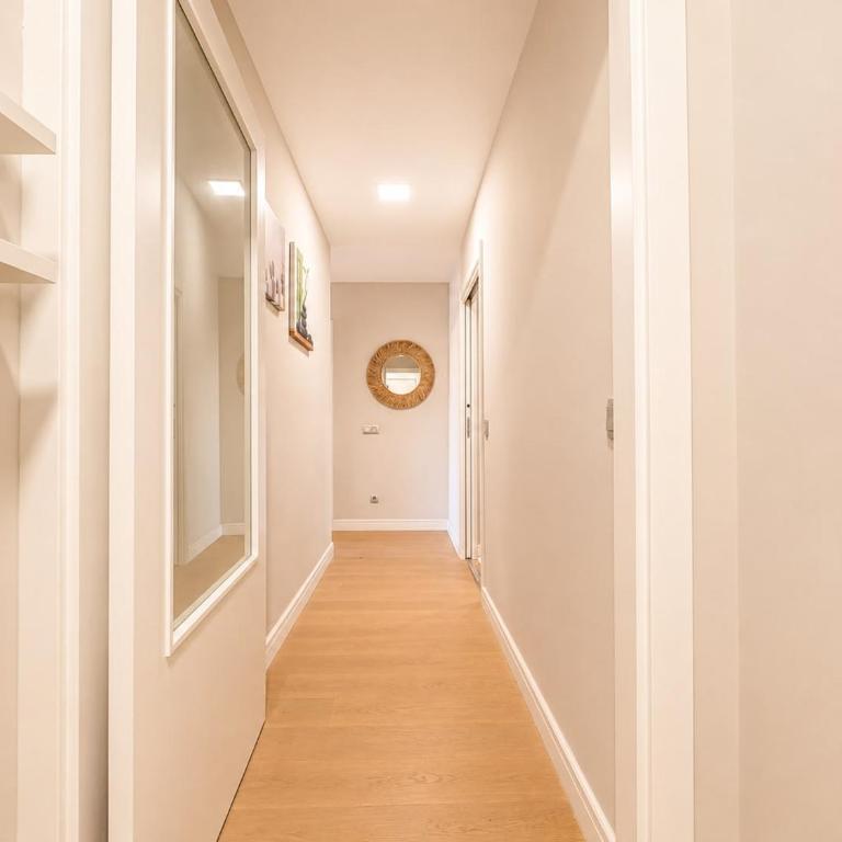 LC Luxury Apartment Terrace & Private Parking - Apartment mit 2 Schlafzimmern, einem Balkon und Meerblick - 24