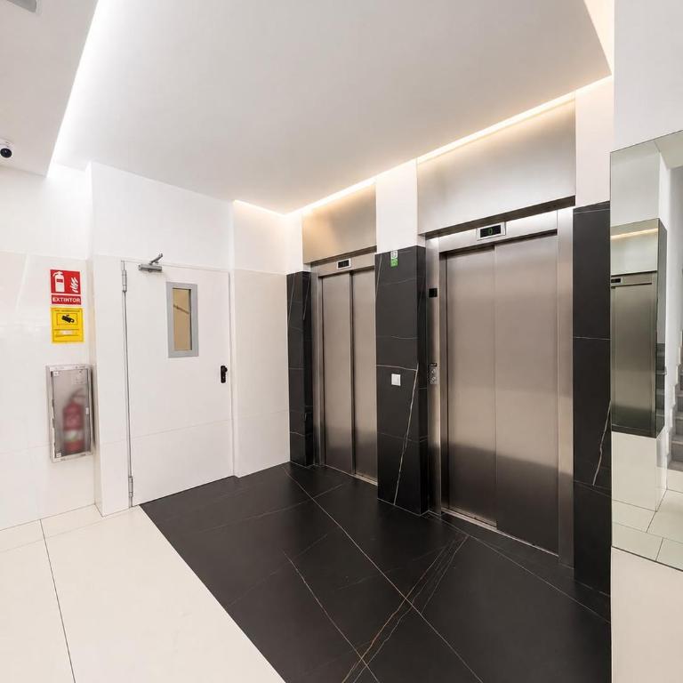 LC Luxury Apartment Terrace & Private Parking - Apartment mit 2 Schlafzimmern, einem Balkon und Meerblick - 25