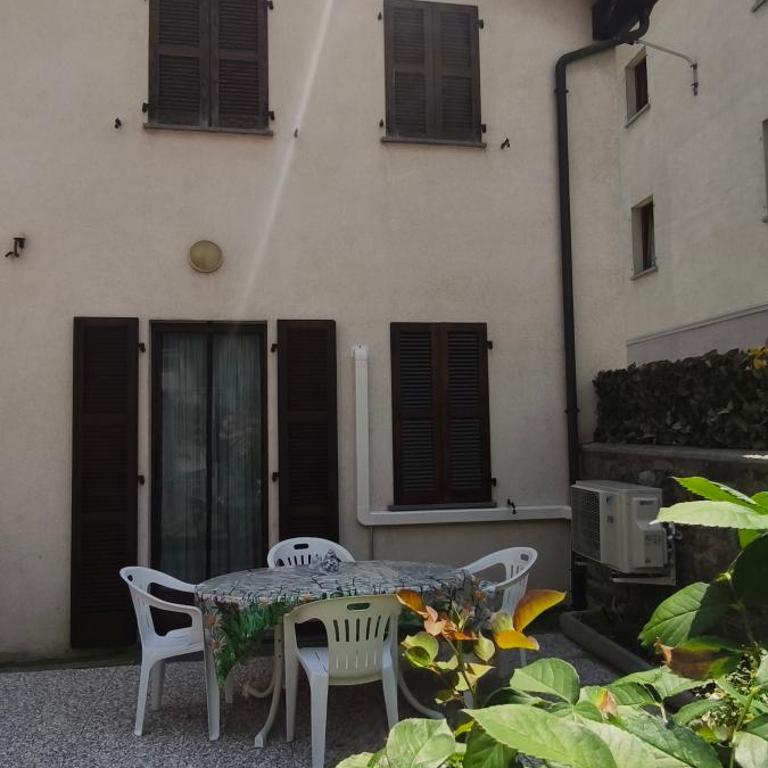 Bernina Express Apartment Il cuore di Lara e Stefy right in front of the train station, with garden and free parking - Apartment mit 1 Schlafzimmer - 5